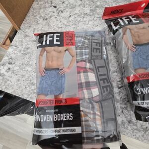 New 6 Pairs Of Men's Assorted Woven Boxers 3x and 3 Pack Socks. Very Comfy.